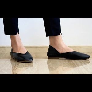 The Comfi Flat - 7 Wide Black